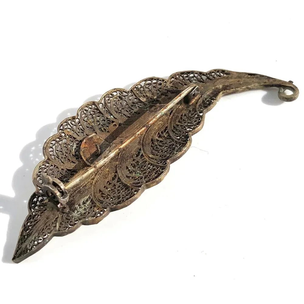 vintage filigree leaf pin brooch Portuguese brass tone delicate Victorian nature - Picture 3 of 16